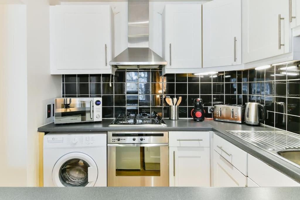 Knightsbridge Stylish Two Bedroom Apartment لندن المظهر الخارجي الصورة